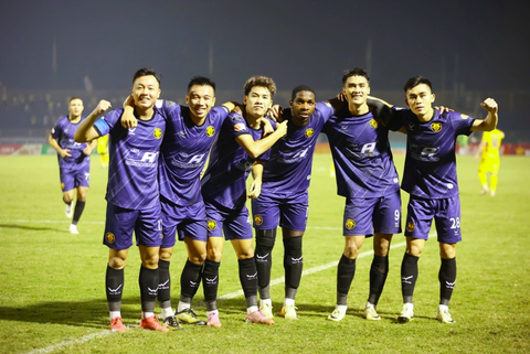Cuộc đua trụ hạng V.League 1 bắt đầu nóng lên sau vòng 8