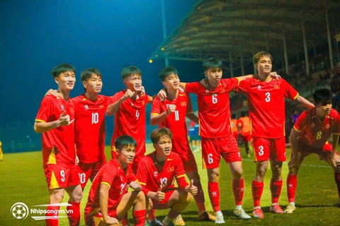 U17 Việt Nam lập kỷ lục: Toàn thắng 5 trận, ghi 30 bàn, không thủng lưới – Khép lại năm đại thắng của bóng đá Việt Nam