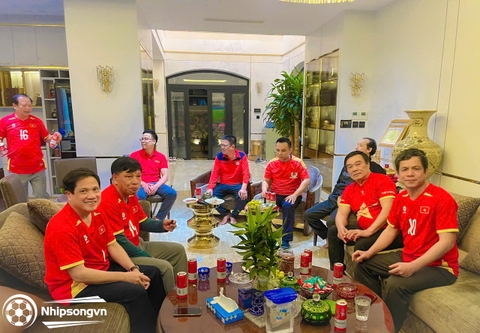Không khí đặc biệt từ quê nhà gửi tới các cầu thủ U23 nơi xa