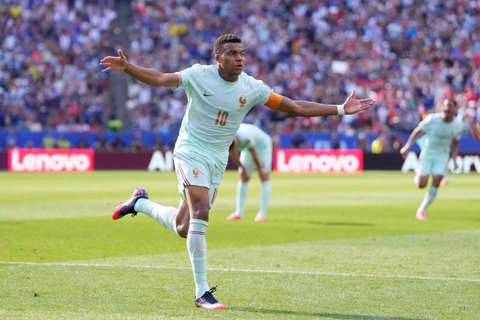 Mbappé Tỏa Sáng, Pháp Cắt Đuôi 