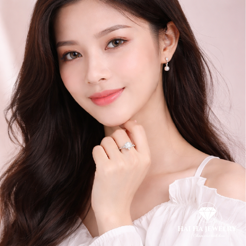 Nhẫn nữ hoa tỏa sáng – Một khoảnh khắc dịu dàng ở lại trên bàn tay | Hải Hà Jewelry