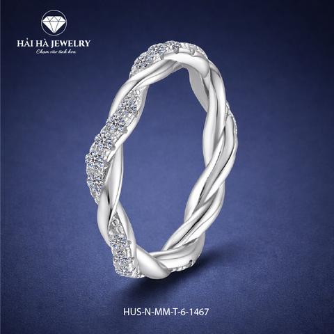 Nhẫn đan xoắn đính đá – Gắn kết mềm mại theo thời gian | Hải Hà Jewelry