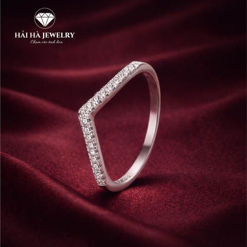 Nhẫn viền đá dáng công – Điểm nhấn lặng lẽ cho cảm xúc riêng | Hải Hà Jewelry