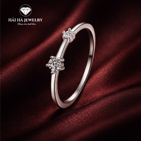 Nhẫn moissanite đôi đối xứng – Cân bằng trong những điều khác biệt | Hải Hà Jewelry