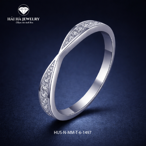 Nhẫn moissanite dải nửa vòng – Ánh sáng đủ đầy trong sự lặng yên | Hải Hà Jewelry