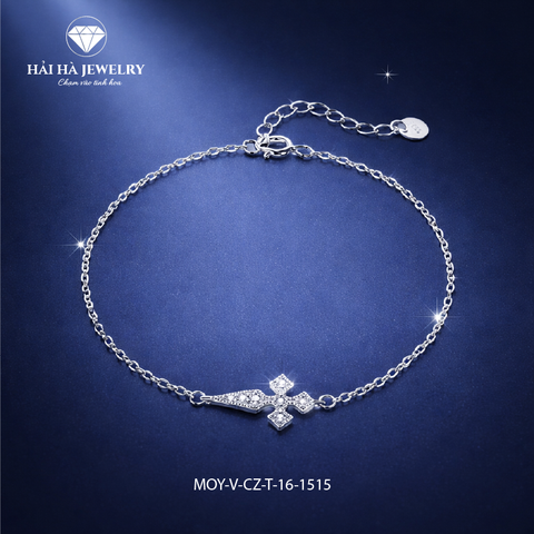 Vòng tay thánh giá bạc đính đá – Giữ một niềm tin rất khẽ nơi cổ tay | Hải Hà Jewelry