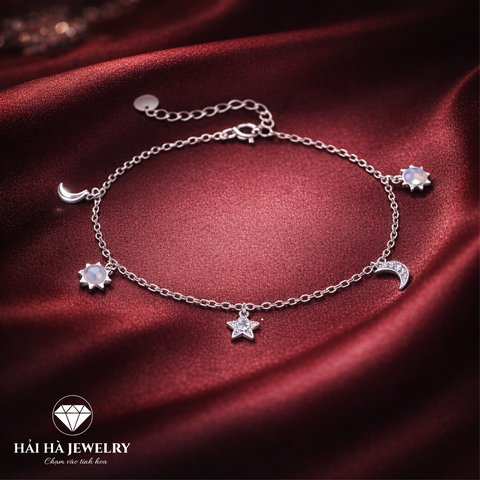 Vòng tay trăng sao ánh ngọc – Dịu êm theo nhịp riêng | Hải Hà Jewelry
