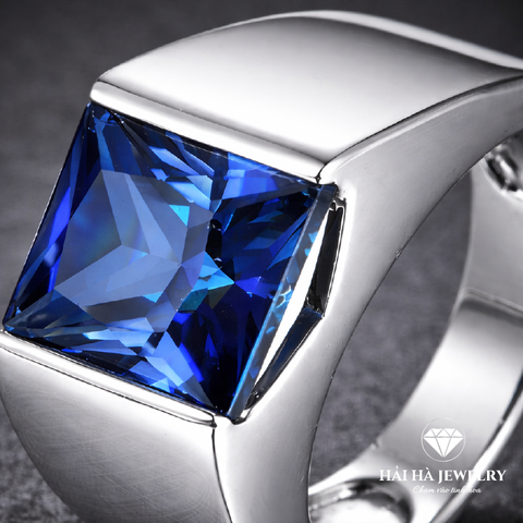 Nhẫn bạc nam đá blue sapphire – chiều sâu của sự điềm tĩnh | Hải Hà Jewelry