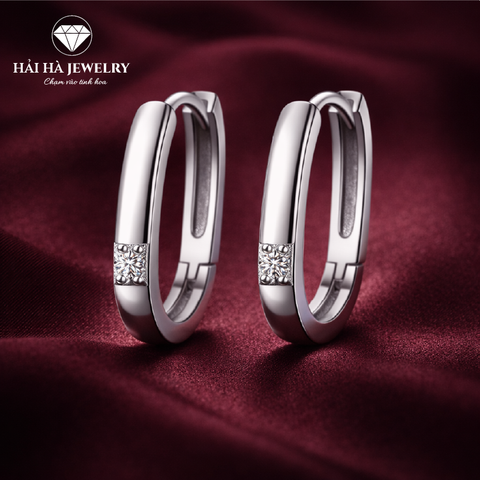 Bông tai nữ bạc trơn đính điểm đá – giữ lại sự tinh giản ở mức đủ sâu