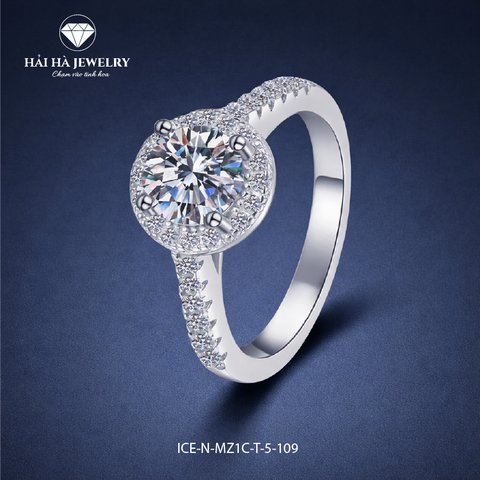 Nhẫn nữ bạc 925 moissanite viền halo tròn – thân nửa đính đá thanh mảnh