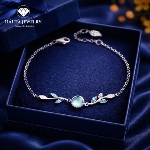 Vòng tay nhánh lá & viên đá xanh – Bình yên lớn lên trong im lặng | Hải Hà Jewelry