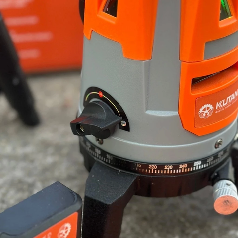 Máy Laser, Máy Bắn Tia, Cân Bằng Cốt Nền 5 Tia Xanh Kutan TX-155 Bóng Led Siêu Sáng Bảo Hành 12 Tháng