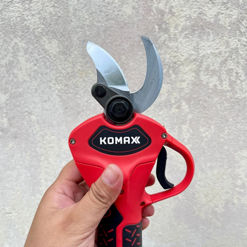 Kéo Cắt Cành Dùng Pin KOMAXX Mở Lưỡi 32mm Chân Pin Phổ Thông 18-21V, Có Chế Độ Chống Cắt Tay Có Thể Bật Tắt