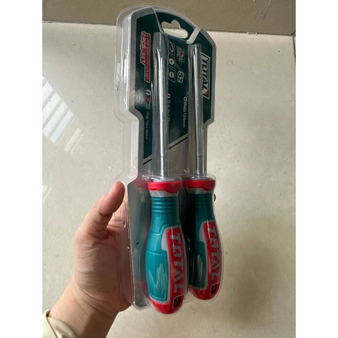 Bộ 2 Tua Vít Dẹp Và Bake TOTAL TKSDS0226 Chất Liệu Dầu Vít S2