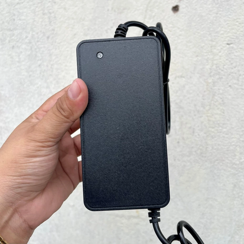 Sạc Nhanh 21V 3A 1 Chuôi Đen/ 3a 2 Chuôi STARKER chân tròn 5,5x2,5mm Cho Pin 20 cell 5s4p, Có Quạt Tản Nhiệt