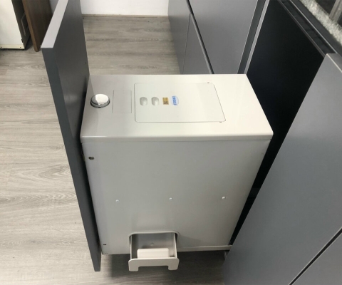 Thùng gạo gắn cánh Eurogold B22 (GB220W)