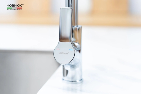 Vòi rửa bát dây rút Nobinox Loft NX533