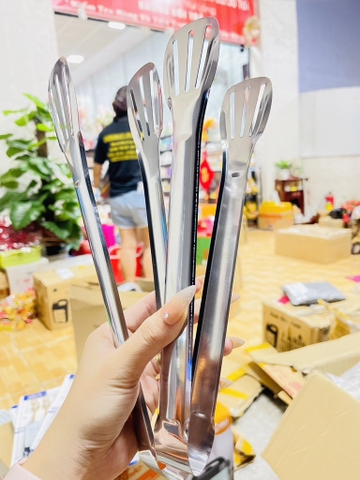 Gắp Đá Inox Cán Đỏ 3 Lỗ (1)