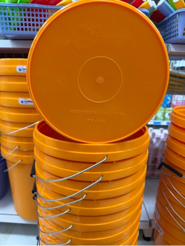 Thùng Bê, Xô Nhựa Vàng 16L Nguyên Ba , Dầy Nặng (5)