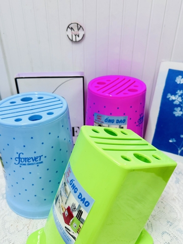 ỐNG HỘP CẮM DAO KÉO BẰNG NHỰA (2)