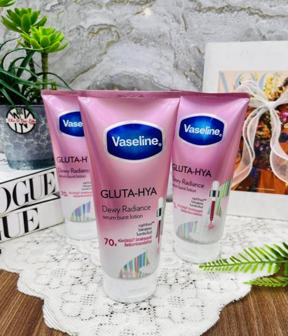 Sữa Dưỡng Thể VASELINE GLUTA-HYA Hồng 70X Dưỡng Da Sáng Rạng Rỡ 300ml (Ko áp dụng giảm 10%)