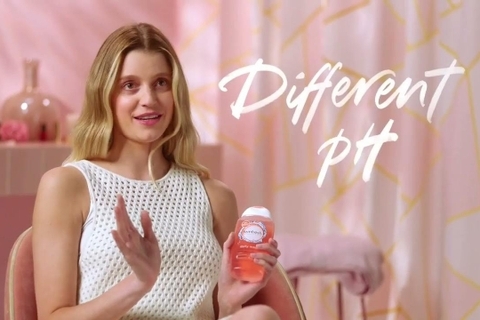 Dung dịch vệ sinh phụ nữ cao cấp Femfresh