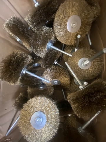 Chổi quật sắt có cán