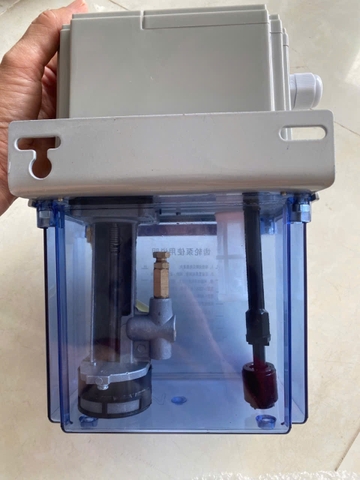 Bơm dầu tự động 1.2l, 1.5l, 1.8lit