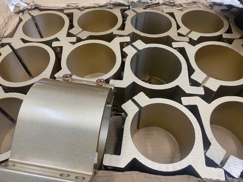 Gá ôm củ tròn phi 80