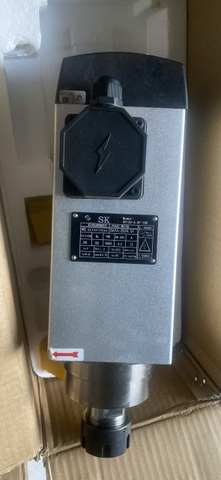 Củ đục spindle 4.5kw gió vuông