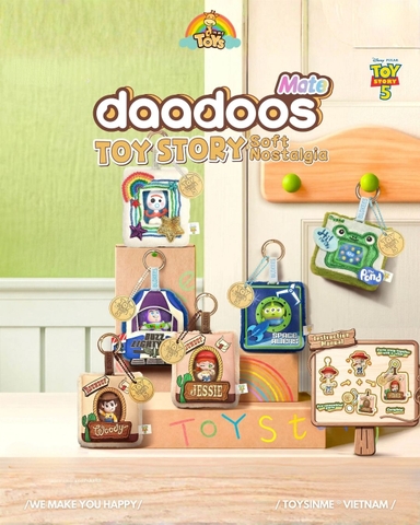 ĐỒ CHƠI HỘP MÙ MÓC KHÓA TOYSTORY DAADOOS MATE 01- PLUSHIE MEMORIES