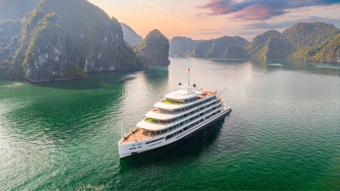 CATHERINE CRUISE 2D1N: 6-STAR LUXURY HALAL-FRIENDLY VOYAGE