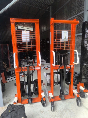 Xe nâng cao thuỷ lực TAYO Khung U 2T 1M6