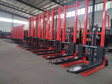 Xe nâng cao thuỷ lực TAYO khung U 1T 1M6