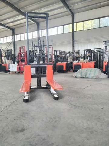 Xe nâng cao pro 2 Tấn khung U TAYO