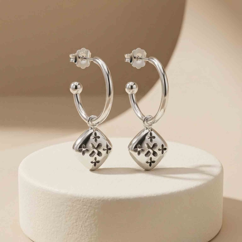 Bông tai GF 14K thiết kế khuyên vòng charm hình gối và họa tiết hoa BN JEWELRY