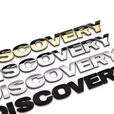 Chữ nổi 3D Discovery dán nắp capo