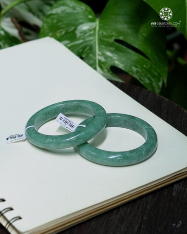 Vòng Nguyên Khối Cẩm Thạch Xanh Dầu