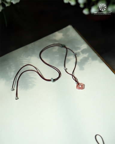 Mặt dây chuyền Viên không mã não anh đào