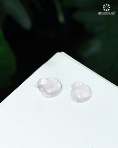 Mặt dây chuyền Hồ Ly ôm hoa Mẫu Đơn Thạch Anh Hồng