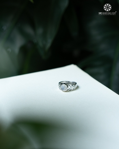 Nhẫn Bạc Đá Mặt Trăng Moonstone - Bạc 950 Phủ Bạch Kim