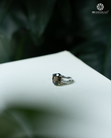 Nhẫn Bạc Đá Thạch Anh Khói Oval - Bạc 950 phủ bạch kim