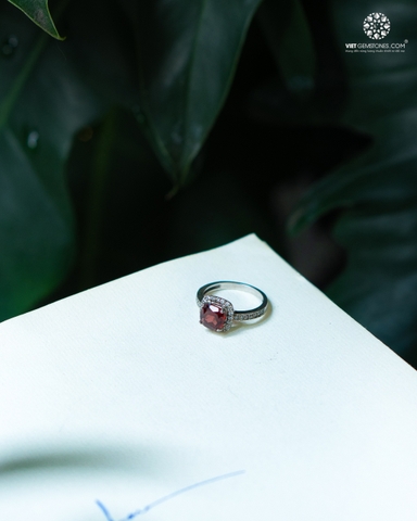 Nhẫn Bạc Ngọc Hồng Lựu Garnet Vuông - Kiểu Đính Đá