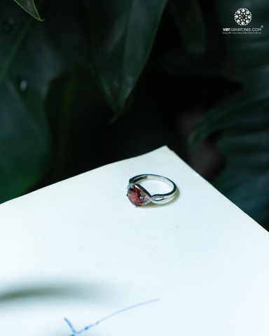 Nhẫn Bạc Ngọc Hồng Lựu Facet 7mm - Bạc 950 Phủ Bạch Kim