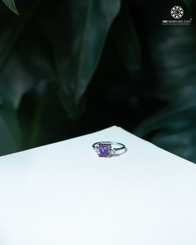 Nhẫn Bạc Đá Thạch Anh Tím Kiểu Đính Đá-Bạc 950 Phủ Bạch Kim