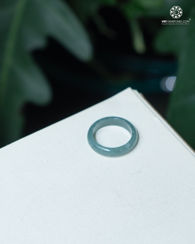 Nhẫn Nguyên Khối Jadeite Lam Ngọc