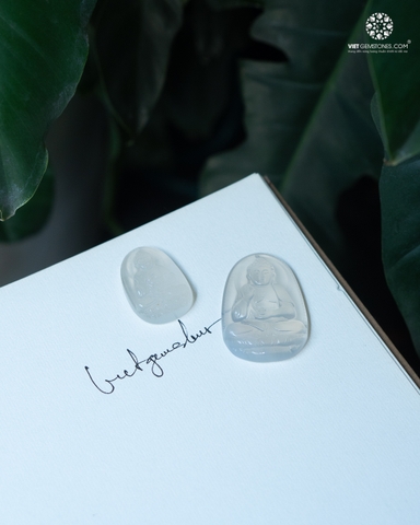 Mặt Dây Chuyền Phật A Di Đà Tuổi Tuất & Hợi Đá Mã Não Trắng