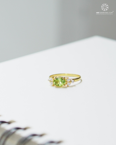 Nhẫn Peridot Đính Đá Bạc Xi Vàng