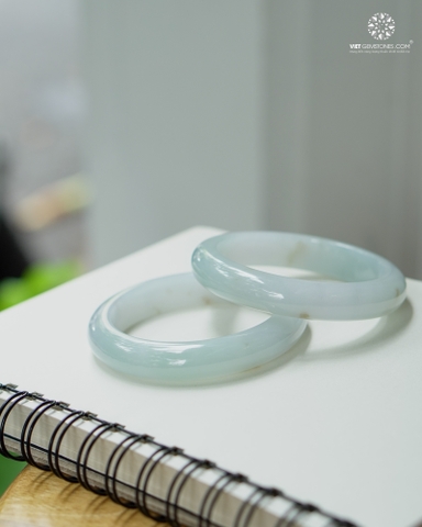Vòng Nguyên Khối Cẩm Thạch -  Jadeite Nếp Mịn
