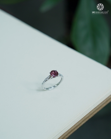 Nhẫn Bạc Tourmaline Hồng Đính Đá